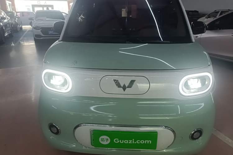 Used Wuling Hongguang MINIEV 2024 3rd Generation 215km Advanced Version Front
