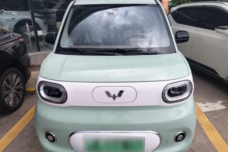 Used Wuling Hongguang MINIEV 2024 3rd Generation 215km Advanced Version Front
