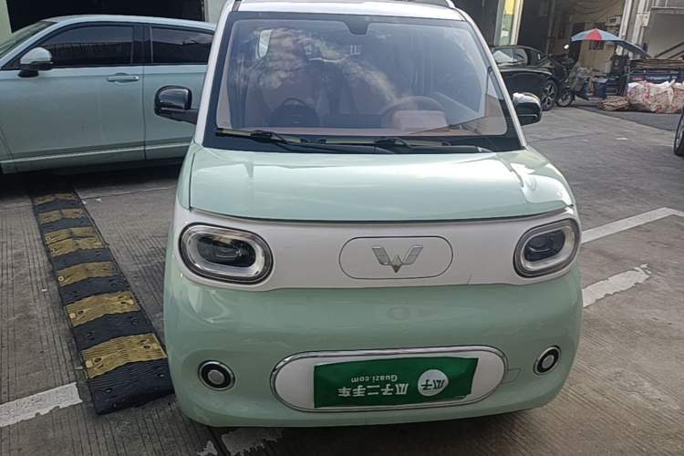 Used Wuling Hongguang MINIEV 2024 3rd Generation 215km Advanced Version Front