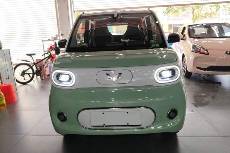 Used Wuling Hongguang MINIEV 2024 3rd Generation 215km Advanced Version Front