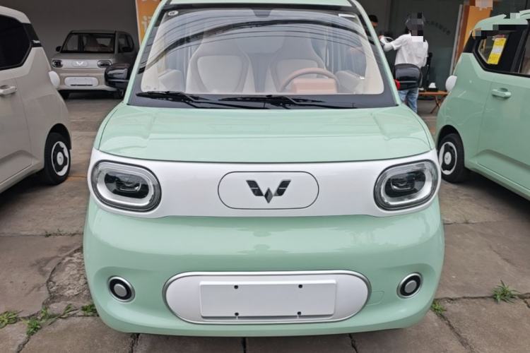 Used Wuling Hongguang MINIEV 2024 3rd Generation 215km Youth Edition Front