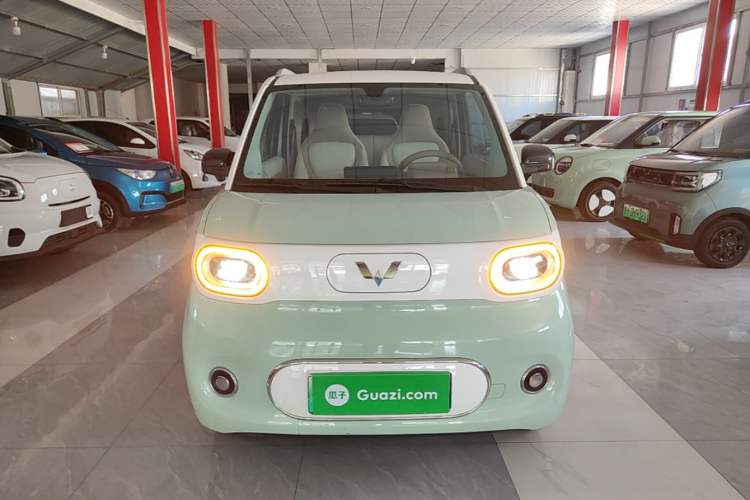 Used Wuling Hongguang MINIEV 2024 3rd Generation 215km Advanced Version Front
