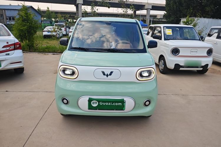 Used Wuling Hongguang MINIEV 2024 3rd Generation 215km Youth Edition Front
