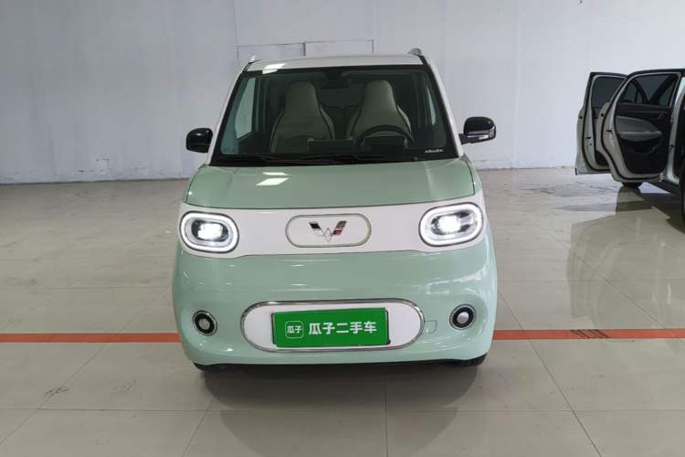 Used Wuling Hongguang MINIEV 2024 3rd Generation 215km Advanced Version Front