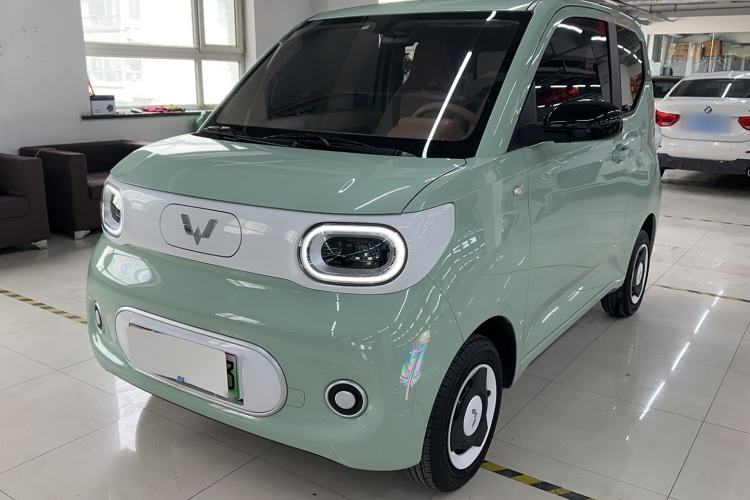 Used Wuling Hongguang MINIEV 2024 3rd Generation 215km Youth Edition Front Left 45 Deg