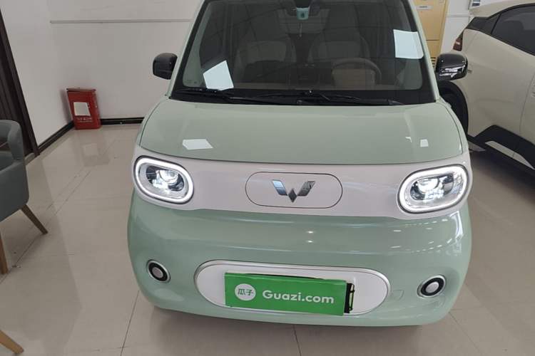 Used Wuling Hongguang MINIEV 2024 3rd Generation 215km Youth Edition Front