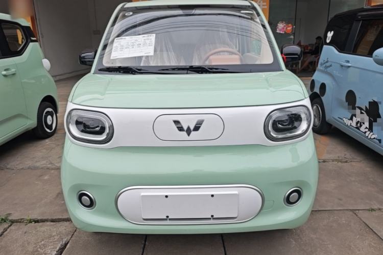 Used Wuling Hongguang MINIEV 2024 3rd Generation 215km Youth Edition Front