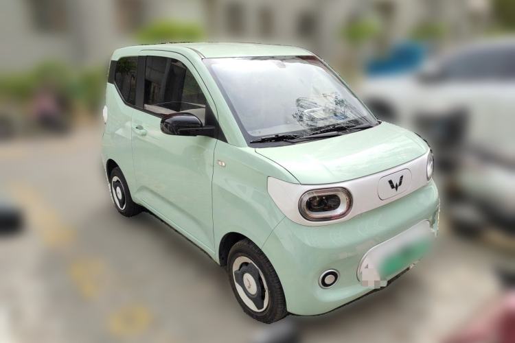 Used Wuling Hongguang MINIEV 2024 3rd Generation 215km Youth Edition Front Right 45 Deg