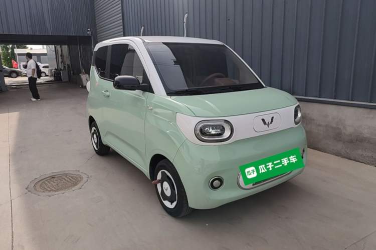 Used Wuling Hongguang MINIEV 2024 Third Generation 120 km Front Right 45 Deg