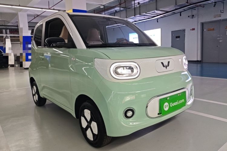 Used Wuling Hongguang MINIEV 2024 3rd Generation 215km Advanced Version Front Right 45 Deg