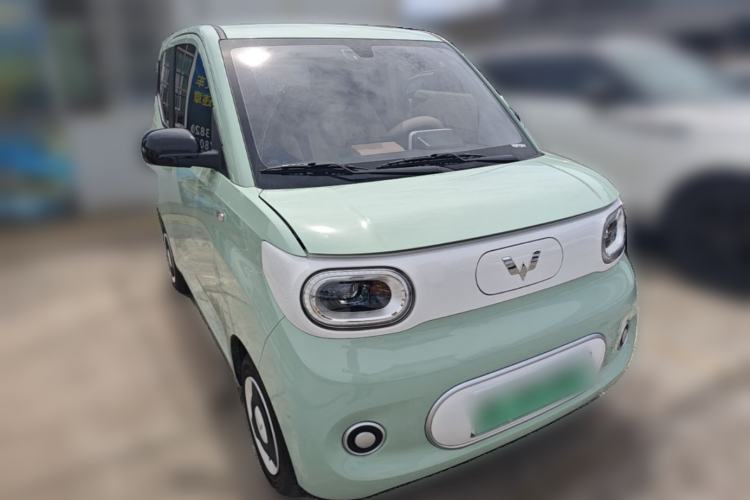Used Wuling Hongguang MINIEV 2024 3rd Generation 215km Youth Edition Front Right 45 Deg