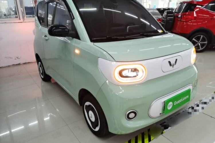 Used Wuling Hongguang MINIEV 2024 3rd Generation 215km Youth Edition Front Right 45 Deg