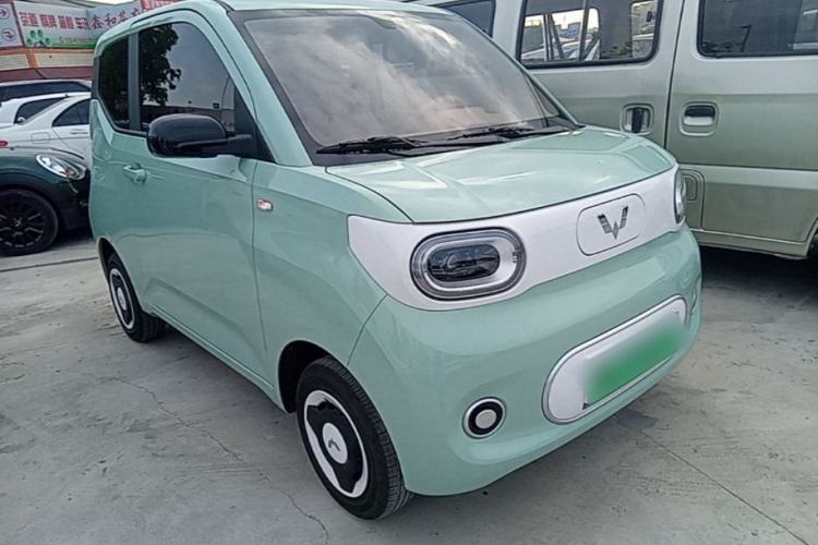 Used Wuling Hongguang MINIEV 2024 3rd Generation 215km Youth Edition Front Right 45 Deg