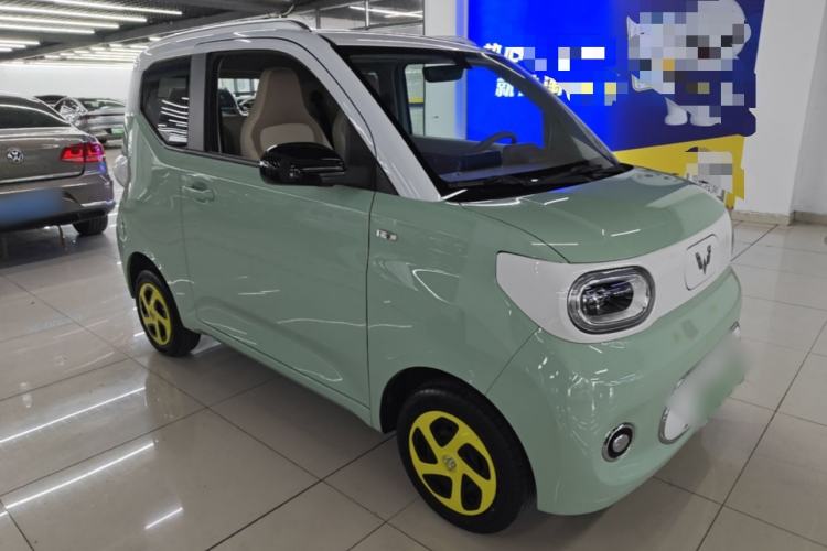 Used Wuling Hongguang MINIEV 2024 3rd Generation 215km Advanced Version Front Right 45 Deg