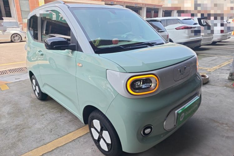 Used Wuling Hongguang MINIEV 2024 3rd Generation 215km Advanced Version Front Right 45 Deg