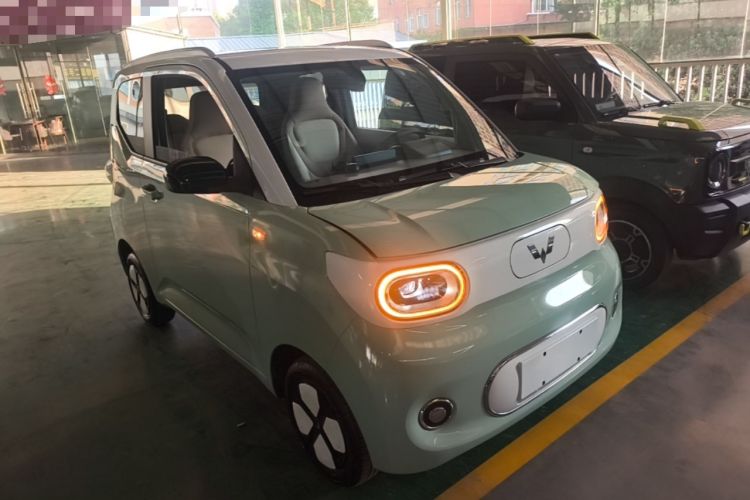 Used Wuling Hongguang MINIEV 2024 3rd Generation 215km Advanced Version Front Right 45 Deg