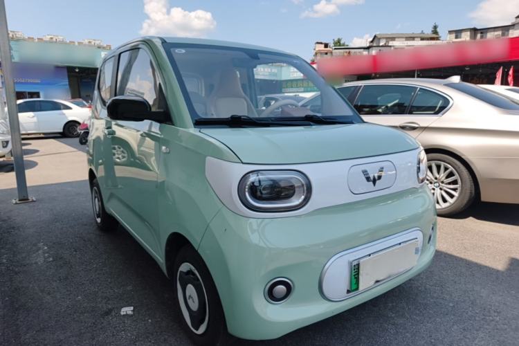 Used Wuling Hongguang MINIEV 2024 3rd Generation 215km Youth Edition Front Right 45 Deg