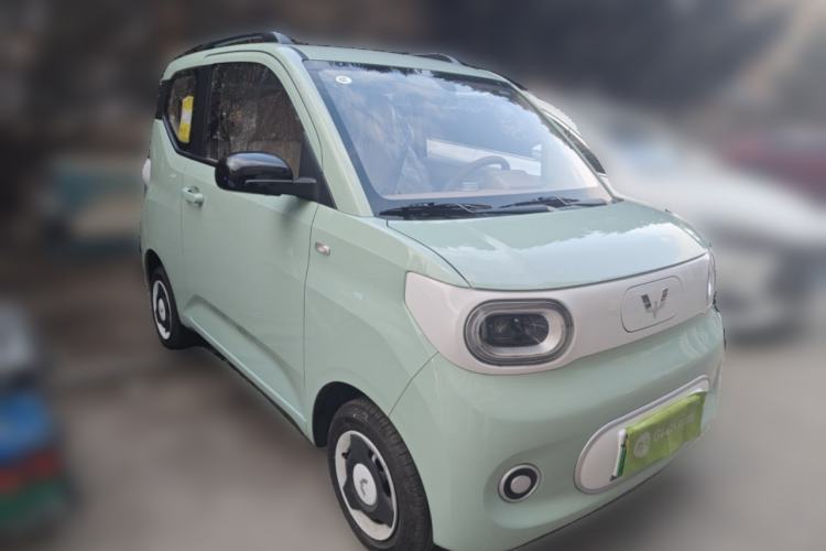 Used Wuling Hongguang MINIEV 2024 3rd Generation 215km Youth Edition Front Right 45 Deg