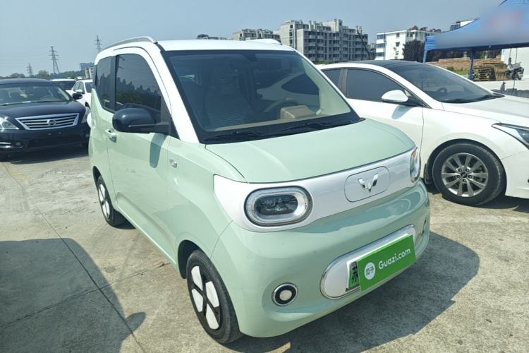 Used Wuling Hongguang MINIEV 2024 3rd Generation 215km Advanced Version Front Right 45 Deg