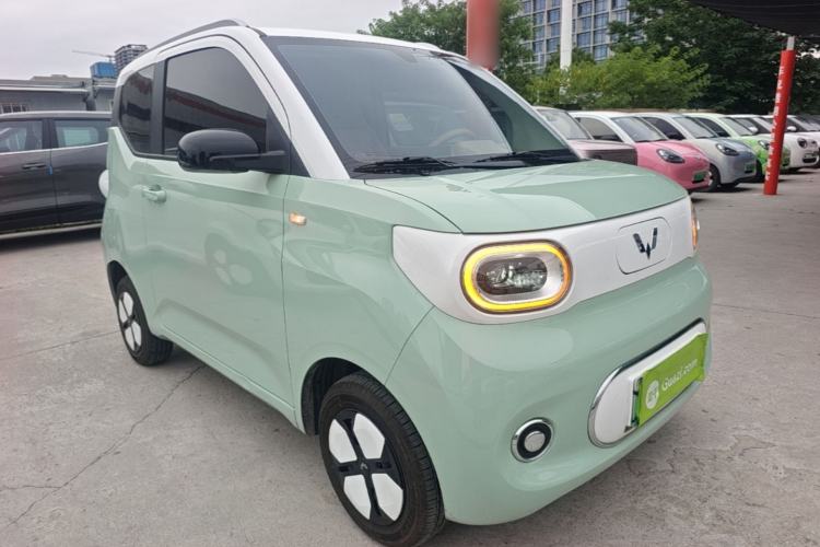 Used Wuling Hongguang MINIEV 2024 3rd Generation 215km Advanced Version Front Right 45 Deg