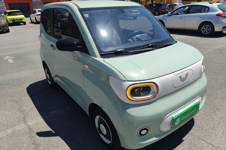 Used Wuling Hongguang MINIEV 2024 3rd Generation 215km Youth Edition Front Right 45 Deg