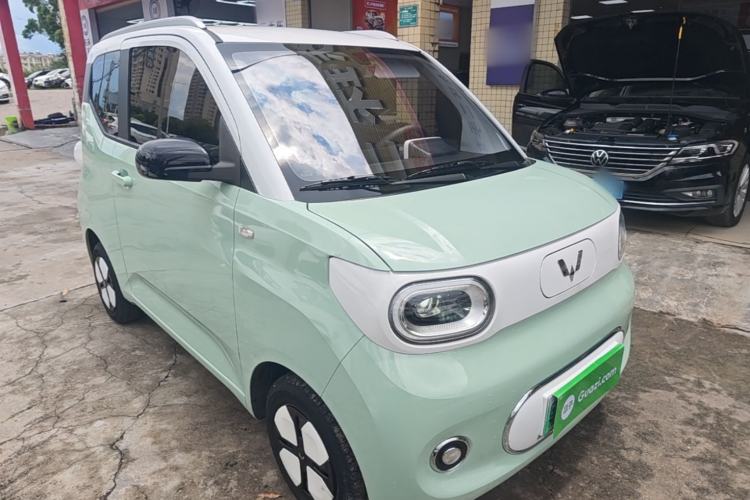 Used Wuling Hongguang MINIEV 2024 3rd Generation 215km Advanced Version Front Right 45 Deg