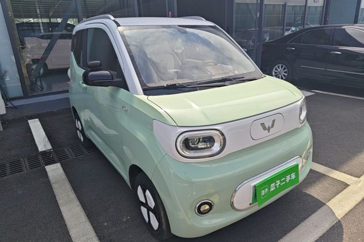 Used Wuling Hongguang MINIEV 2024 3rd Generation 215km Advanced Version Front Right 45 Deg