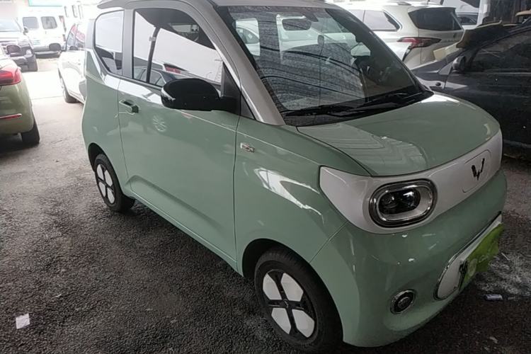 Used Wuling Hongguang MINIEV 2024 3rd Generation 215km Advanced Version Front Right 45 Deg