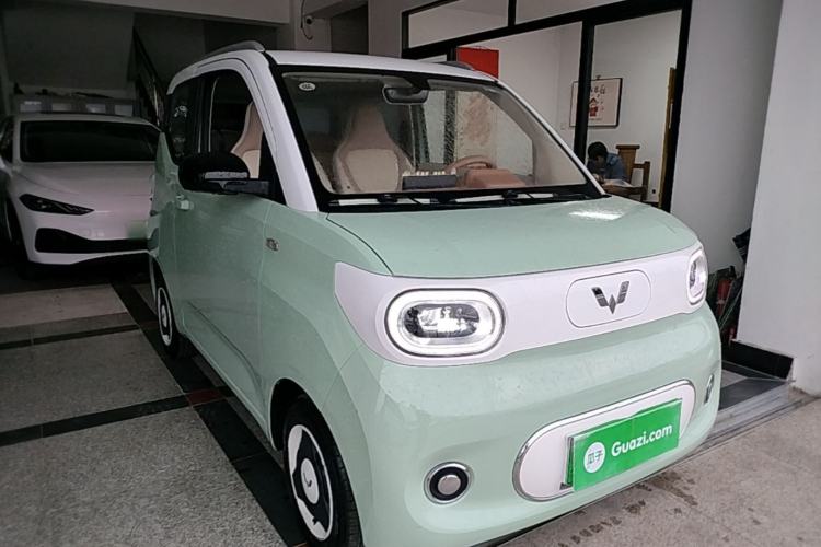 Used Wuling Hongguang MINIEV 2024 3rd Generation 170 km Front Right 45 Deg