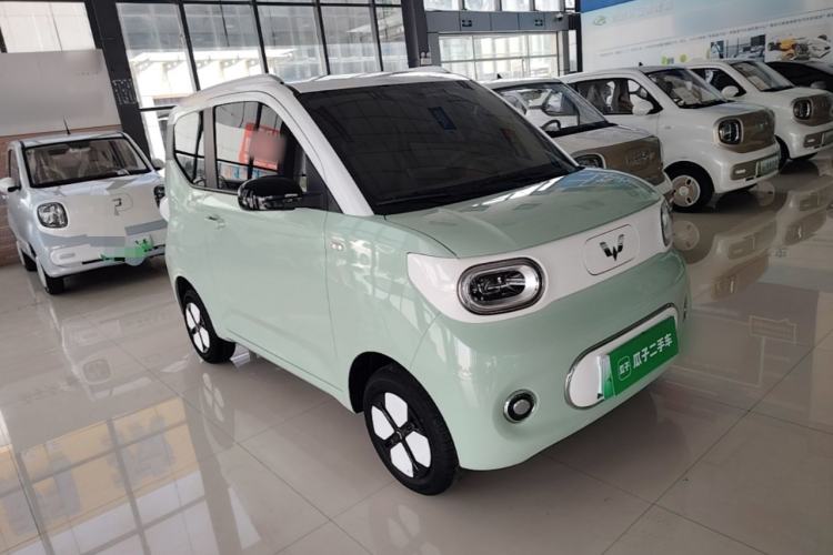 Used Wuling Hongguang MINIEV 2024 3rd Generation 215km Advanced Version Front Right 45 Deg