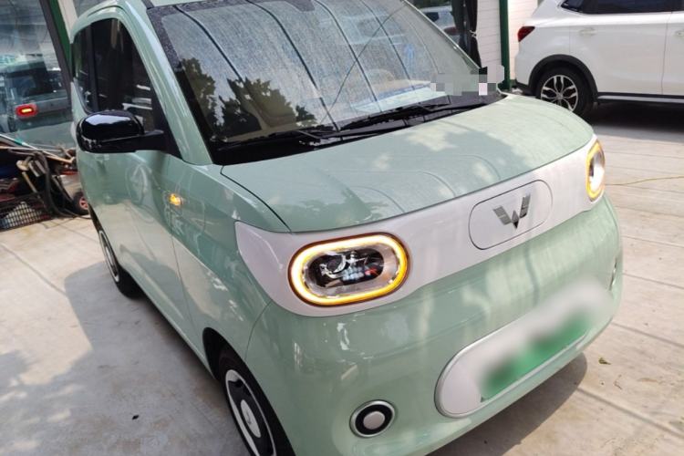 Used Wuling Hongguang MINIEV 2024 3rd Generation 215km Youth Edition Front Right 45 Deg