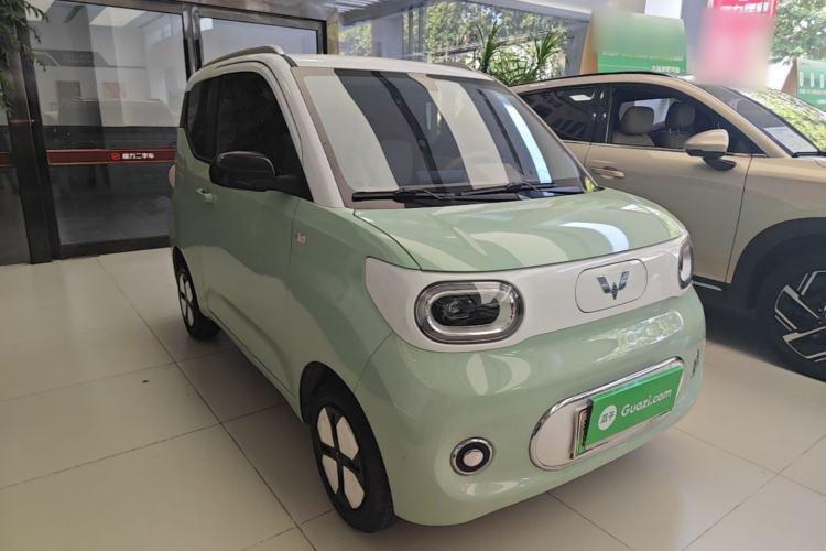 Used Wuling Hongguang MINIEV 2024 3rd Generation 215km Advanced Version Front Right 45 Deg