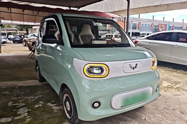 Used Wuling Hongguang MINIEV 2024 3rd Generation 215km Youth Edition Front Right 45 Deg