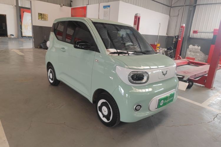Used Wuling Hongguang MINIEV 2024 3rd Generation 215km Youth Edition Front Right 45 Deg
