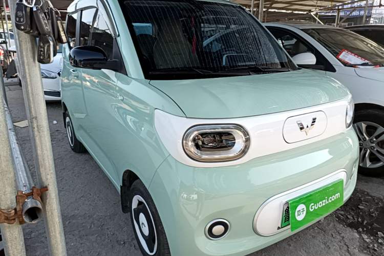 Used Wuling Hongguang MINIEV 2024 3rd Generation 215km Youth Edition Front Right 45 Deg