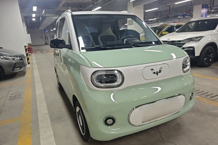 Used Wuling Hongguang MINIEV 2024 3rd Generation 170 km Front Right 45 Deg