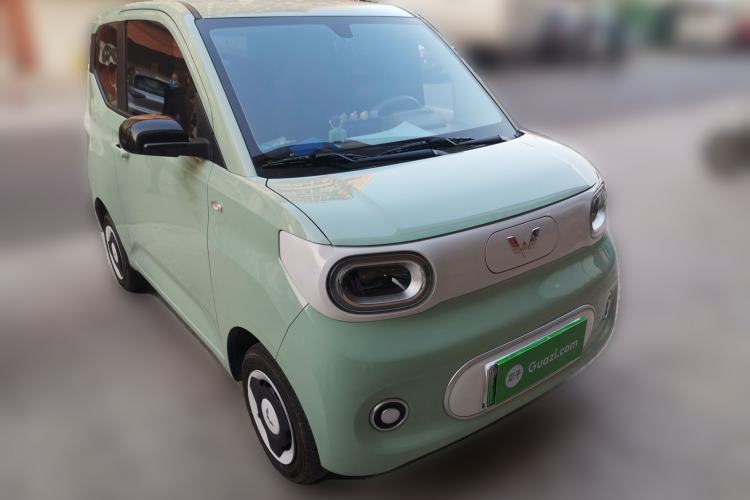 Used Wuling Hongguang MINIEV 2024 3rd Generation 215km Youth Edition Front Right 45 Deg