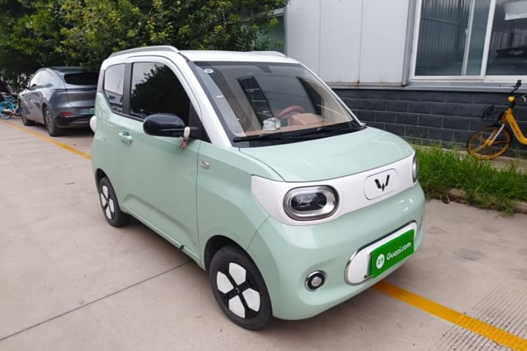 Used Wuling Hongguang MINIEV 2024 3rd Generation 215km Advanced Version Front Right 45 Deg