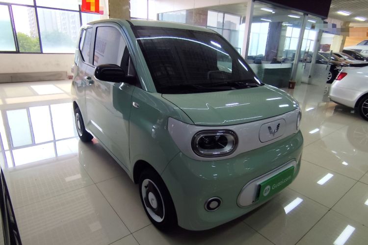 Used Wuling Hongguang MINIEV 2024 3rd Generation 215km Youth Edition Front Right 45 Deg