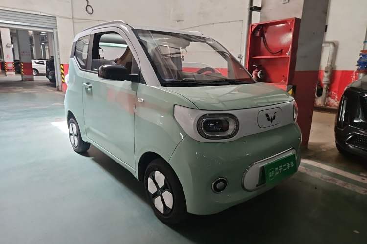 Used Wuling Hongguang MINIEV 2024 3rd Generation 215km Advanced Version Front Right 45 Deg