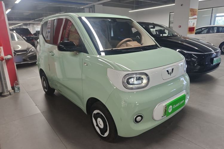 Used Wuling Hongguang MINIEV 2024 3rd Generation 215km Youth Edition Front Right 45 Deg