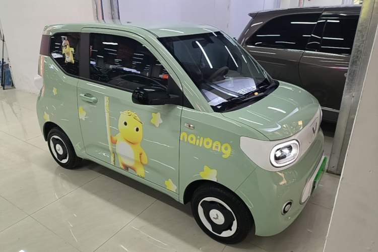 Used Wuling Hongguang MINIEV 2024 3rd Generation 215km Youth Edition Front Right 45 Deg