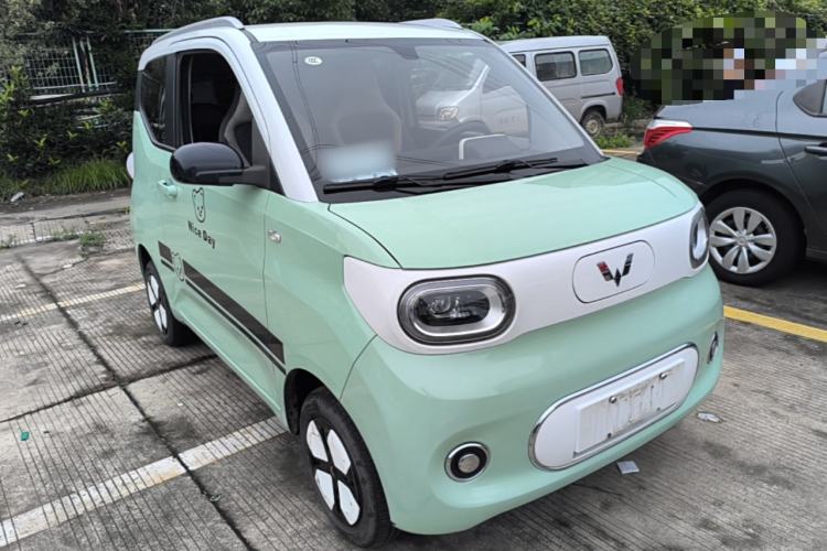 Used Wuling Hongguang MINIEV 2024 3rd Generation 215km Advanced Version Front Right 45 Deg