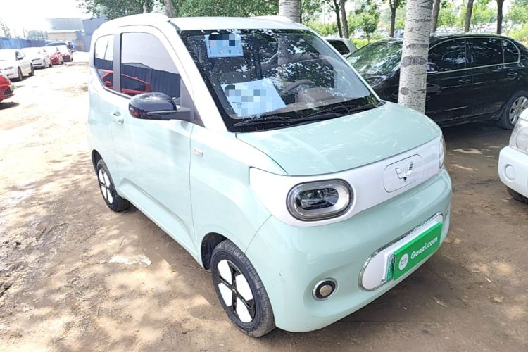 Used Wuling Hongguang MINIEV 2024 3rd Generation 215km Advanced Version Front Right 45 Deg