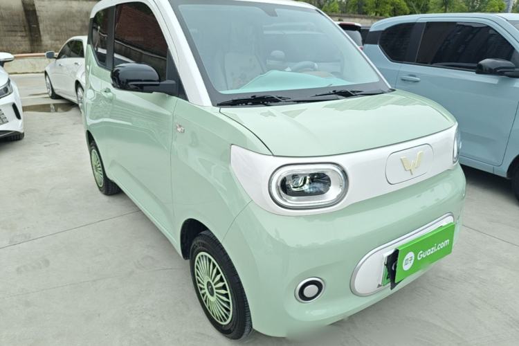 Used Wuling Hongguang MINIEV 2024 3rd Generation 215km Youth Edition Front Right 45 Deg