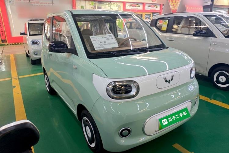 Used Wuling Hongguang MINIEV 2024 3rd Generation 215km Youth Edition Front Right 45 Deg