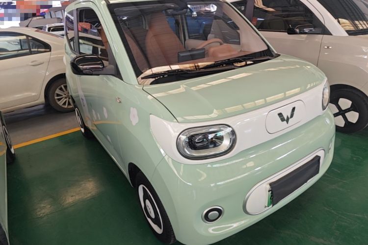 Used Wuling Hongguang MINIEV 2024 3rd Generation 215km Youth Edition Front Right 45 Deg