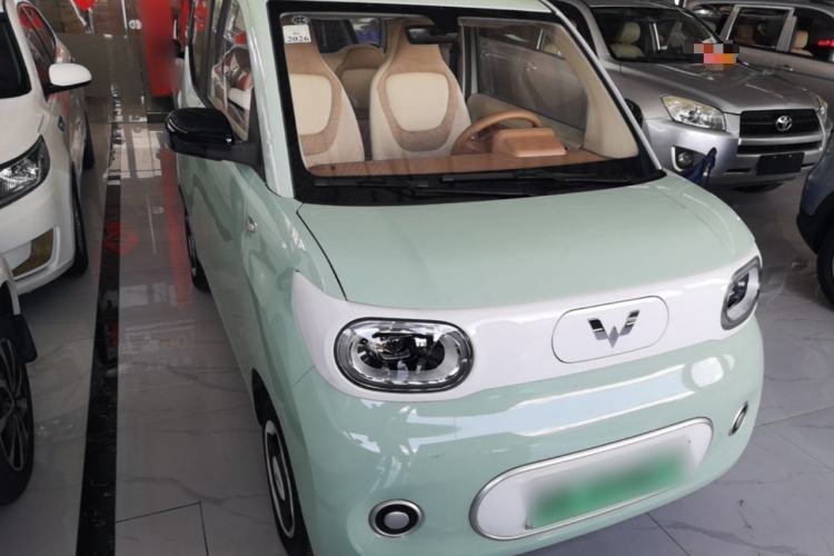 Used Wuling Hongguang MINIEV 2024 3rd Generation 215km Youth Edition Front Right 45 Deg
