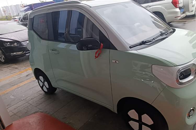 Used Wuling Hongguang MINIEV 2024 3rd Generation 170 km Front Right 45 Deg
