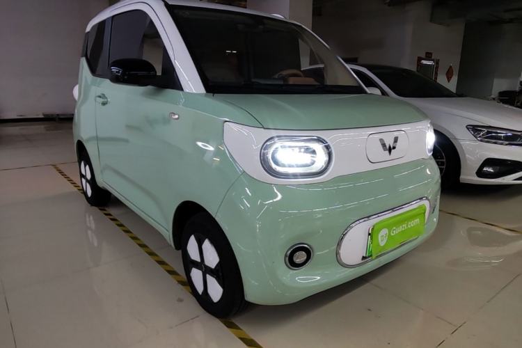 Used Wuling Hongguang MINIEV 2024 3rd Generation 215km Advanced Version Front Right 45 Deg